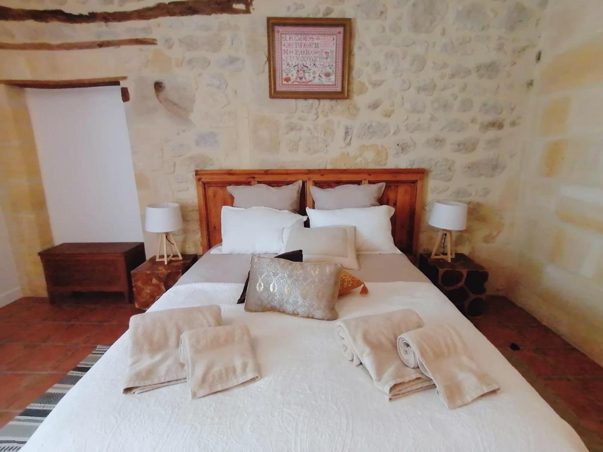 Bed and Breakfast Domaine De Gaia, Piscine, Petanque, Ping Pong, Proche Saint-Emilion Guillac  Zewnętrze zdjęcie